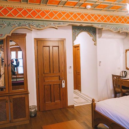 Argjiro Traditional Gjirokastër 외부 사진