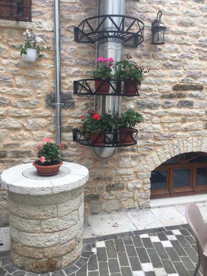 Argjiro Traditional Gjirokastër 외부 사진