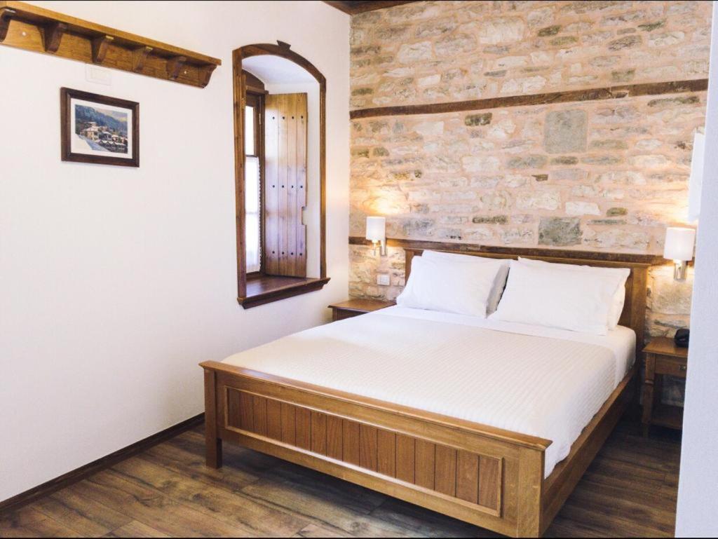 Argjiro Traditional Gjirokastër 외부 사진