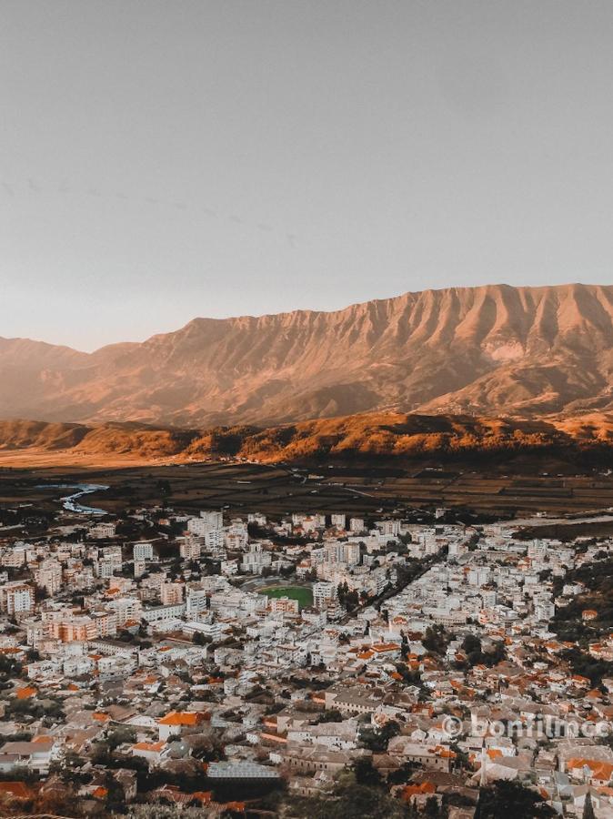 Argjiro Traditional Gjirokastër 외부 사진