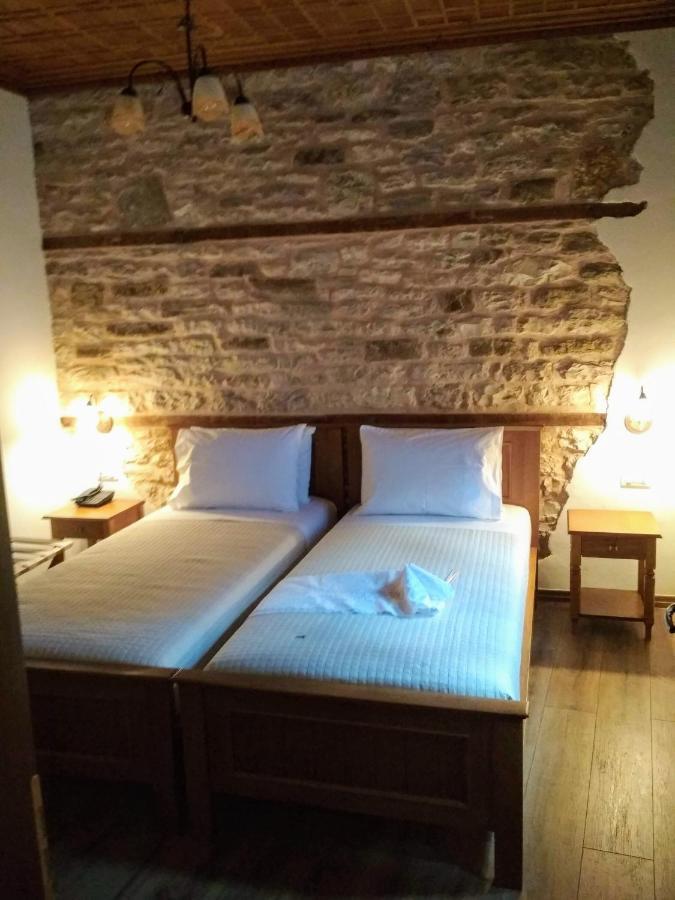Argjiro Traditional Gjirokastër 외부 사진