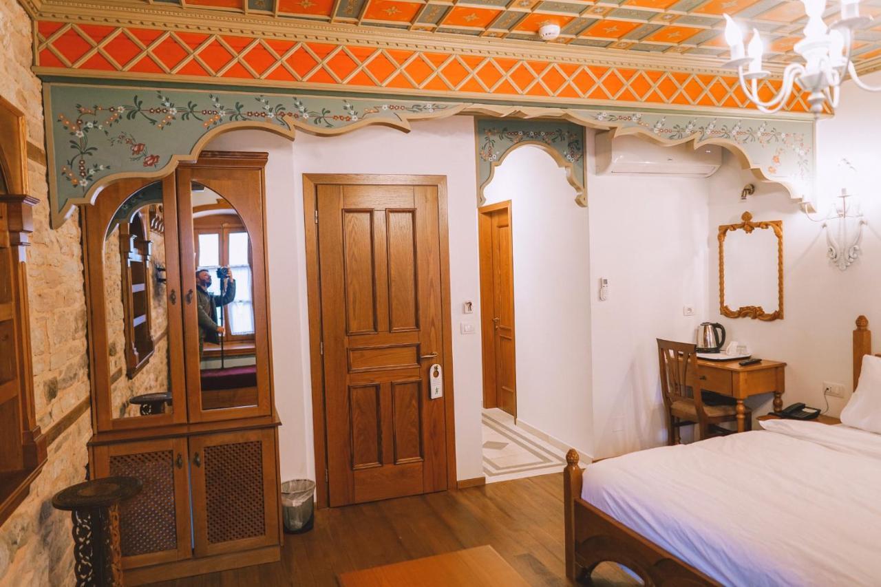 Argjiro Traditional Gjirokastër 외부 사진